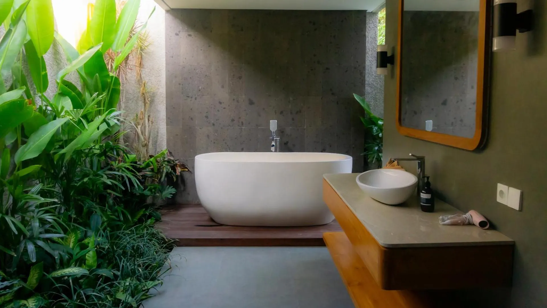Villa Suarga Des Anicca Ubud  Indonesia