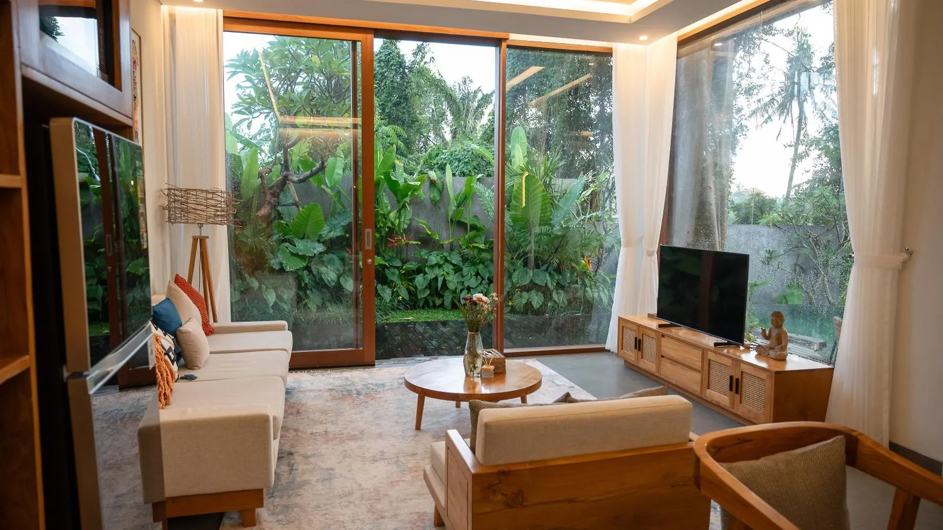 Villa Suarga Des Anicca Ubud