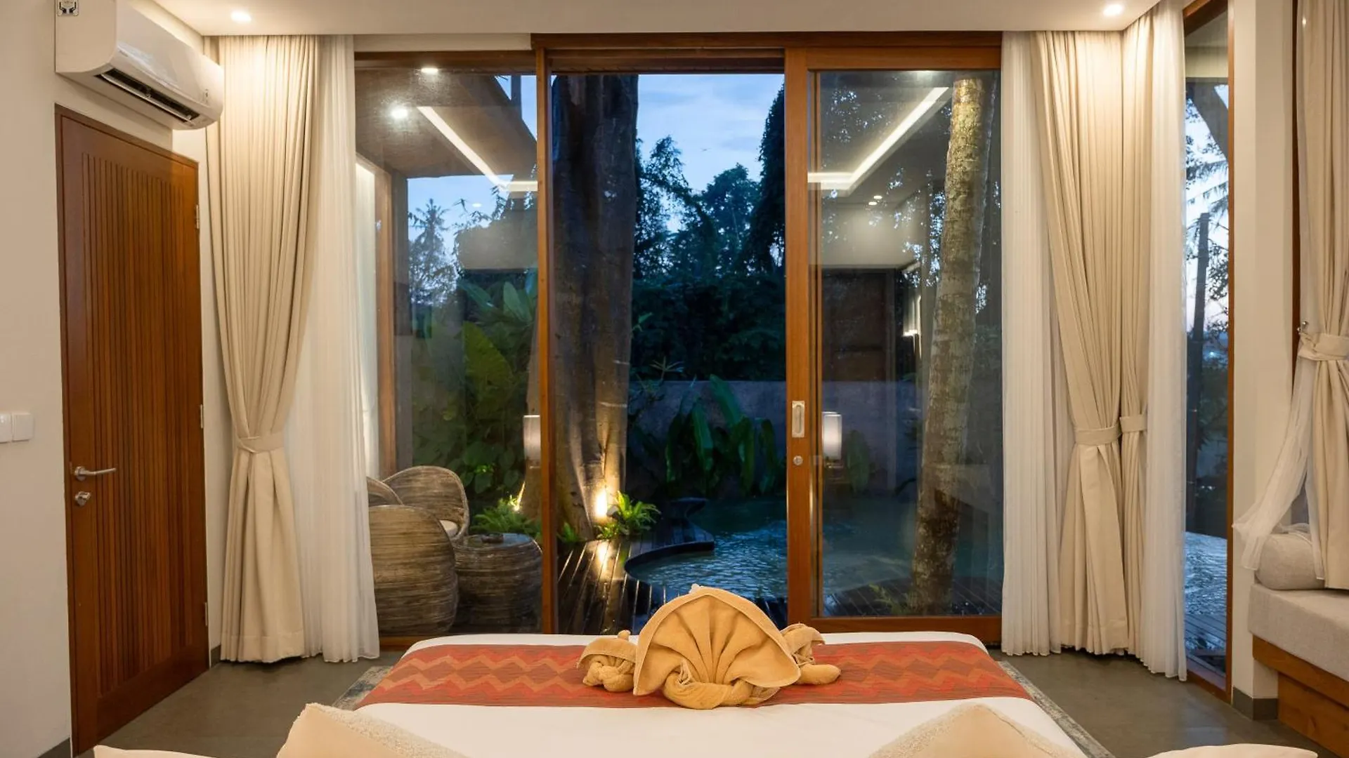 Villa Suarga Des Anicca Ubud  Indonesia
