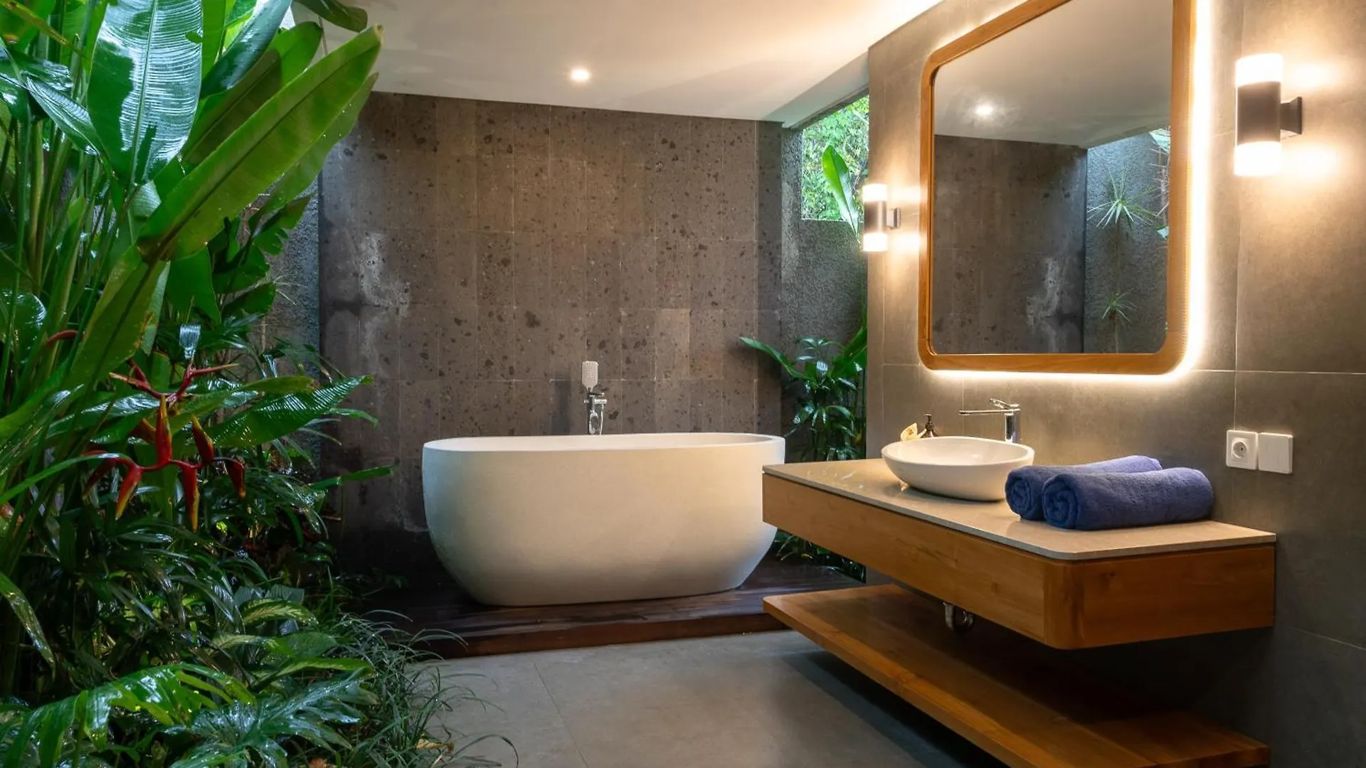 Villa Suarga Des Anicca Ubud  Indonesia